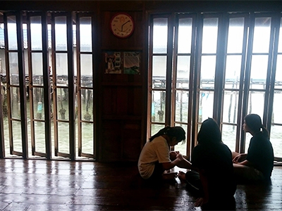 ที่กิน ที่นอน ที่นั่งเล่น ที่เดียวกัน ที่ โฮมสเตย์ท้องตมใหญ่ จังหวัดชุมพร