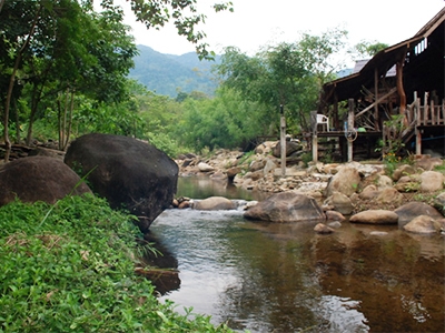 บ้านป่าริมธาร โฮมสเตย์ ทุ่งเพล จันทบุรี