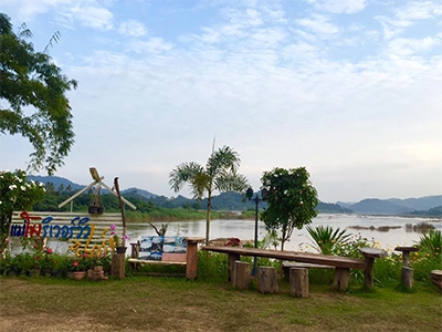 แม่โขง ริเวอร์วิว รีสอร์ท ที่พักสบาย วิวสวยริมโขง แหล่งท่องเที่ยวรอบ ๆ ทั้งล่องแก่ง ล่องโขง ปีนภูชมทะเลหมอก ภูผาดัก ภูห้วยอีสัน