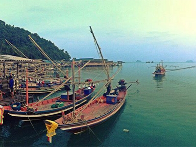 หน้าเขา ริมเล โฮมสเตย์ ที่พัก อาหารทะเล อาหารพื้นถิ่น