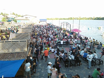 ตลาดริมน้ำเชียรใหญ่ นครศรีธรรมราช