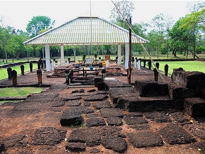 กลุ่มโบราณสถานสระมรกต ปราจีนบุรี