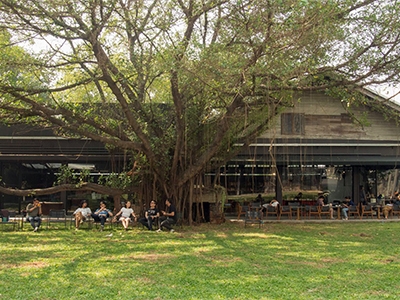 ร้านหนังสือก็องดิด Candide Books คลองสาน กทม.