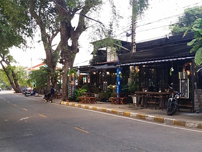 Flower Blue Coffee & Bistro เกาะสีชัง ชลบุรี